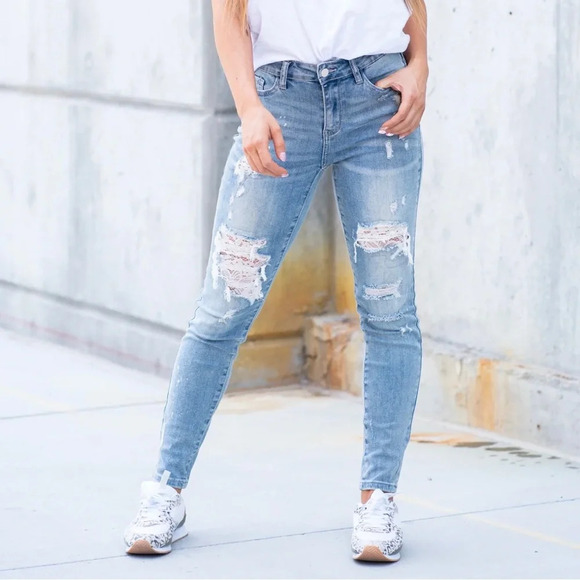 Judy Blue Lace Patch Distressed Light Wash Mid‎ Rise Skinny Jeans - Picture 13 of 13